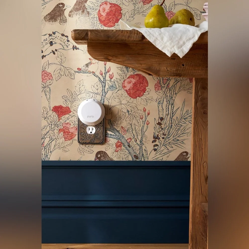 Anthropologie BEATRICE WALLPAPER Style No.  82810292 Color:  Ivory